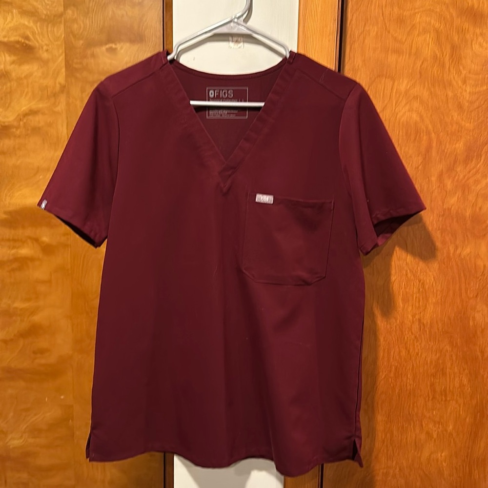 Figs one pocket top